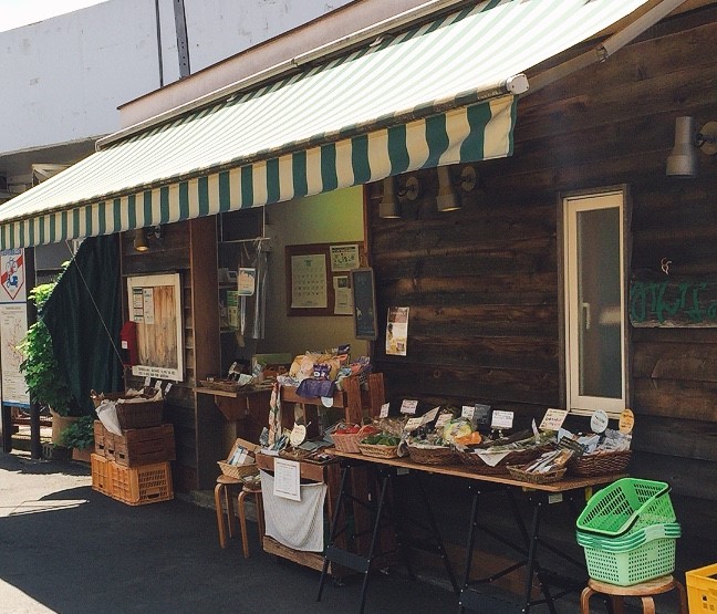 大倉山駅近くにある自然食品店「みんなのお店」